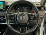 運転にかかわる様々な操作を安全に行えるように視点移動が少なく操作性に配慮されたスイッチ類が凝縮されたコクピットです。