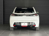 リアフォルムも存在感があり車作のこだわりが感じられます。