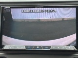 カラービジョンで見やすいバックモニター。