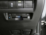 ETC車載器付きです。高速道路の料金所もスムーズに通過できます。※セットアップ費用は別途必要です。
