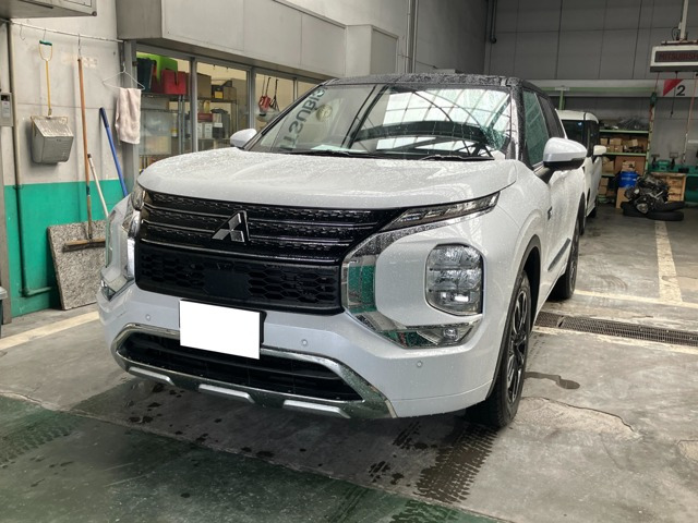 アウトランダー PHEV 2.4 P 4WD