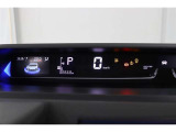マルチインフォメーションディスプレイ付きのメーターです!エコ運転へ導く多彩な情報を表示してくれます。