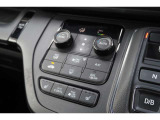 【シートヒーター】エアコンに比べて暖まるスピードが速いので冬でも快適に過ごせます!冷え症で悩まれている方にも◎また、エアコンに比べて車内の空気が乾燥しにくいのも、嬉しいポイントです♪