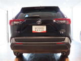 バックカメラが付いているので後方確認が非常にしやすいです。今や運転初心者も熟練者も必須装備!ついていて損はないですね♪