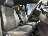 運転席も広々としており運転しやすい環境を実現しています☆