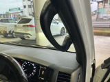 運転席側のアシストグリップです。乗り降りのお助けに。