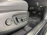 パワーシート搭載。微妙な調整が手軽にでき、ピッタリのポジションで運転することが可能です。