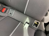 対応のチャイルドシートを簡単に取り付けれるISO FIX対応器具がついてます。