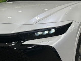 【三眼LEDヘッドライト】スタイリッシュな見た目の三眼LEDヘッドライトを装備♪スタイルだけでなく、夜間の走行も視界良好で安心してお乗りいただけます。