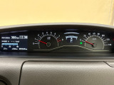 メーターも大きく運転席から見やすい仕様になっています