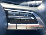 MRCC(マツダレーダークルーズコントロール)は先行車との車間を維持しながら追従走行を行い、長距離でのドライバー負担を軽減させてくれます。