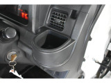 運転席にはドリンクホルダーが付いています。