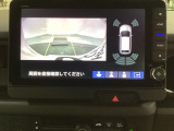 バックでの車庫入れも安心です!リアカメラが付いているバックモニター付のナビを装備しております。バンパーについているソナーや、操作線もついており距離感も画面から確認できます。