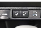 運転席と助手席には寒い日の肩や腰、冷えやすい下肢を温めてくれるシートヒーターが付いております!