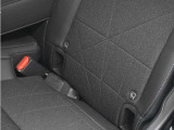 ◆ISOFIX◆シートベルトいらずでチャイルドシートと固定金具を連結するだけでガッチリ固定できます。