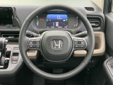 【純正革巻きステアリング】上質な革を使用することで、手にしっかり馴染みとても運転しやすいハンドルです♪