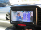 フルセグTVです。画像は鮮明で綺麗です。移動中のTV映ります。