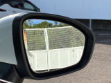 後方死角に車両を検知したとき、インジケーターが点灯し運転者にお知らせしてくれます!