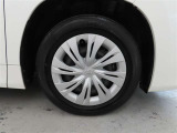 装着タイヤサイズは、205/60R16です。