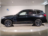 【BMWのxDrive】xDriveはいかなる状況下でも安定した走りを実現しています。 これによりストレスなく運転できることはもちろんのこと、安全性能も向上しています。