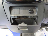 ちょっとした収納も備えています