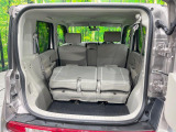 積み下ろしのしやすいデッキにはたっぷりと荷物を積み込んでいただけます。遊びから仕事まで、様々なシーンで頼れます♪