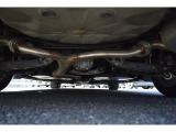 車両後方からの下回りです。マフラー防錆塗装や下回り防錆施工等も可能でございます。