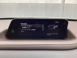 低速走行時に前方の障害物を検知して、衝突被害を軽減してくれるスマート・シティ・ブレーキ・サポートを装備!アクセルとブレーキの踏み間違えなどの急加速を抑制してくれる心強い装備です。