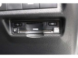 高速道路の利用時に便利なETC。料金所での停車や小銭を探す手間がなくなり快適です♪見た目もすっきりとしたビルトインタイプを装備しています。