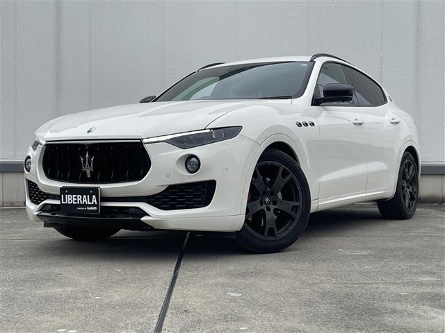 レヴァンテ 3.0 4WD 本革シート