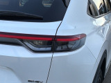 特徴的なデザインで後方からの確認しやすいLEDリアコンビネーションランプ