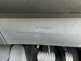 運転席用ニーエアバックを装備