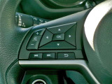 ハンドルスイッチで車両設定・オーディオの選曲や音量調整などが出来、安全性もアップ。