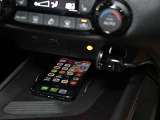 スマホの充電等に便利なUSBのソケットが付いています。