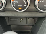USB端子が2つ差し込めるようになっています!ケーブルを接続することで車内でスマートフォン等の充電が可能に!