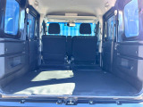 普段のお買い物や通勤、送迎等に十分な荷室スペースを確保しております。セカンドシートを倒すと、大きな荷物の積載も可能です♪
