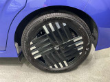 純正アルミホイールで、愛車をもっとカッコよく自動車メーカーが直接扱う純正アルミホイール。車種にマッチしたデザインで、愛車の個性を際立たせます。安全性や耐久性にも優れ、安心して使用できます。