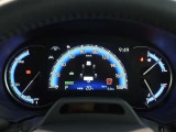とっても見やすいメーターです。夜間時はラグジュアリーな気分にさせてくれる照明が魅力ですので、夜のドライブも楽しみになりますよ♪