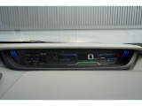 運転席正面のメーターは視認性が良く、速度や燃費などの情報をひと目で確認できます!運転中も見やすく、安心してドライブを楽しめます♪