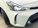 【LEDヘッドライト】悪天候や夜間走行時も良好な視界を確保し安心して運転できる高輝度LEDヘッドライトを装備!点灯速度が早く、消費電力も抑えられています。