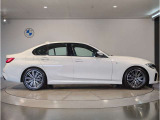 BMWでは重量配分にもこだわりがあり、FRモデルでは50:50とFFモデルでも60:40と前後の重量バランスにこだわり、軽快なハンドリングを実現しております。
