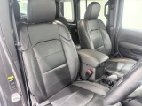 運転席シートの状態も良好です。