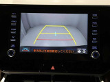 バックモニター装着車は後退時の強い味方です♪車庫入れや縦列駐車の際、後退操作の参考になるガイドラインをナビ画面に表示します。