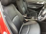 運転席&助手席は乗降りし易くなってます。