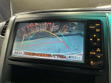 【バックカメラ】運転席から画面上で安全確認ができます。駐車が苦手な方にもオススメな便利機能です。