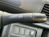 【オートライト(AUTO)】外の明るさをシステムが感知して、自動でヘッドライトが点灯します。ヘッドライトをつけ忘れを防ぐ便利機能です。