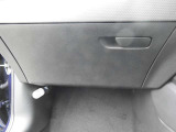 シンプルさと機能性が両立しており、ドイツ車らしい良いインテリアになっています。手の込んだ手法で静かで快適な室内を実現させています。