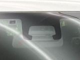 【スズキ セーフティサポート】走行中に前方の車両等を認識し、衝突しそうな時は警報とブレーキで衝突回避と被害軽減をアシスト。より安全にドライブをお楽しみいただけます。