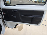 運転席ドアの内側です。
