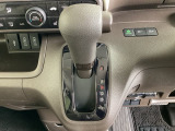 発進時から滑らかに加速する無段階変速のCVTはストップ&ゴーの多い街の中も快適です